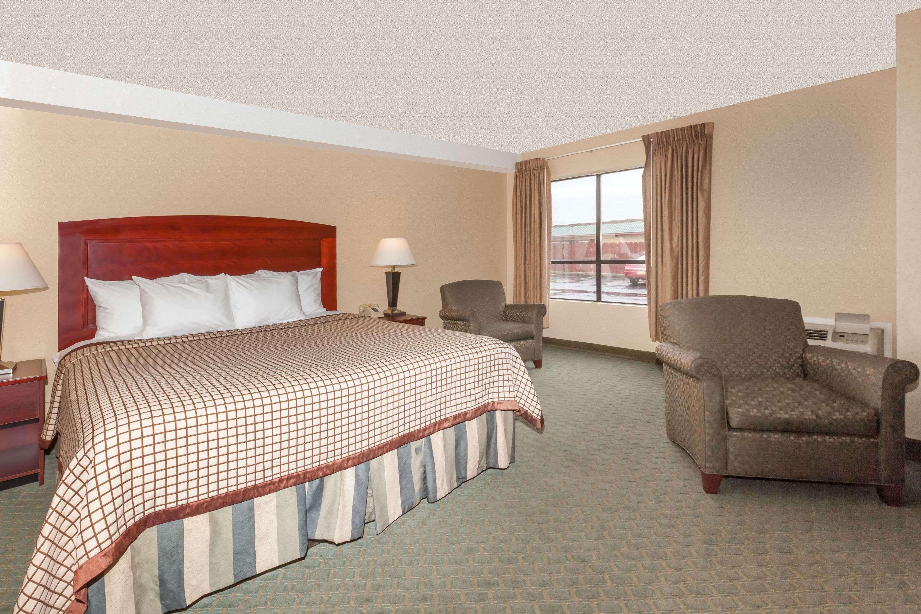 Days Inn By Wyndham Utica Zewnętrze zdjęcie