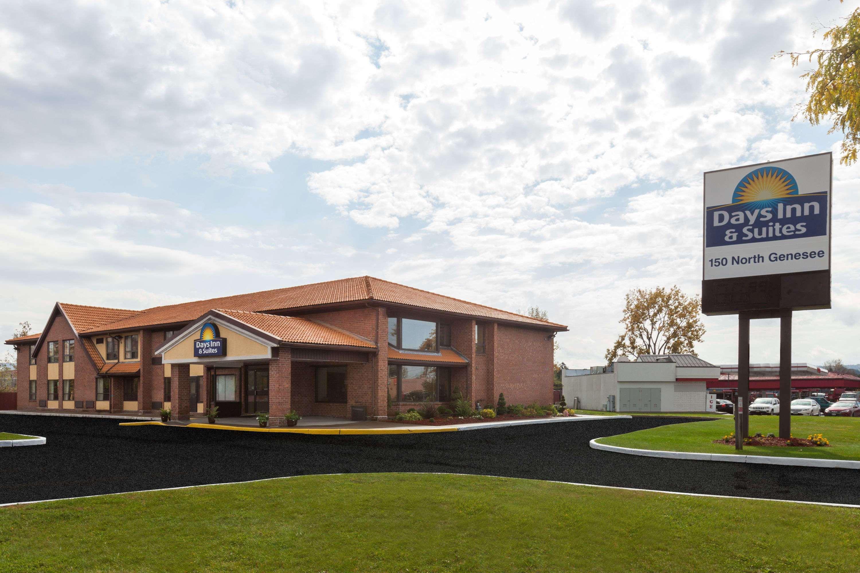 Days Inn By Wyndham Utica Zewnętrze zdjęcie