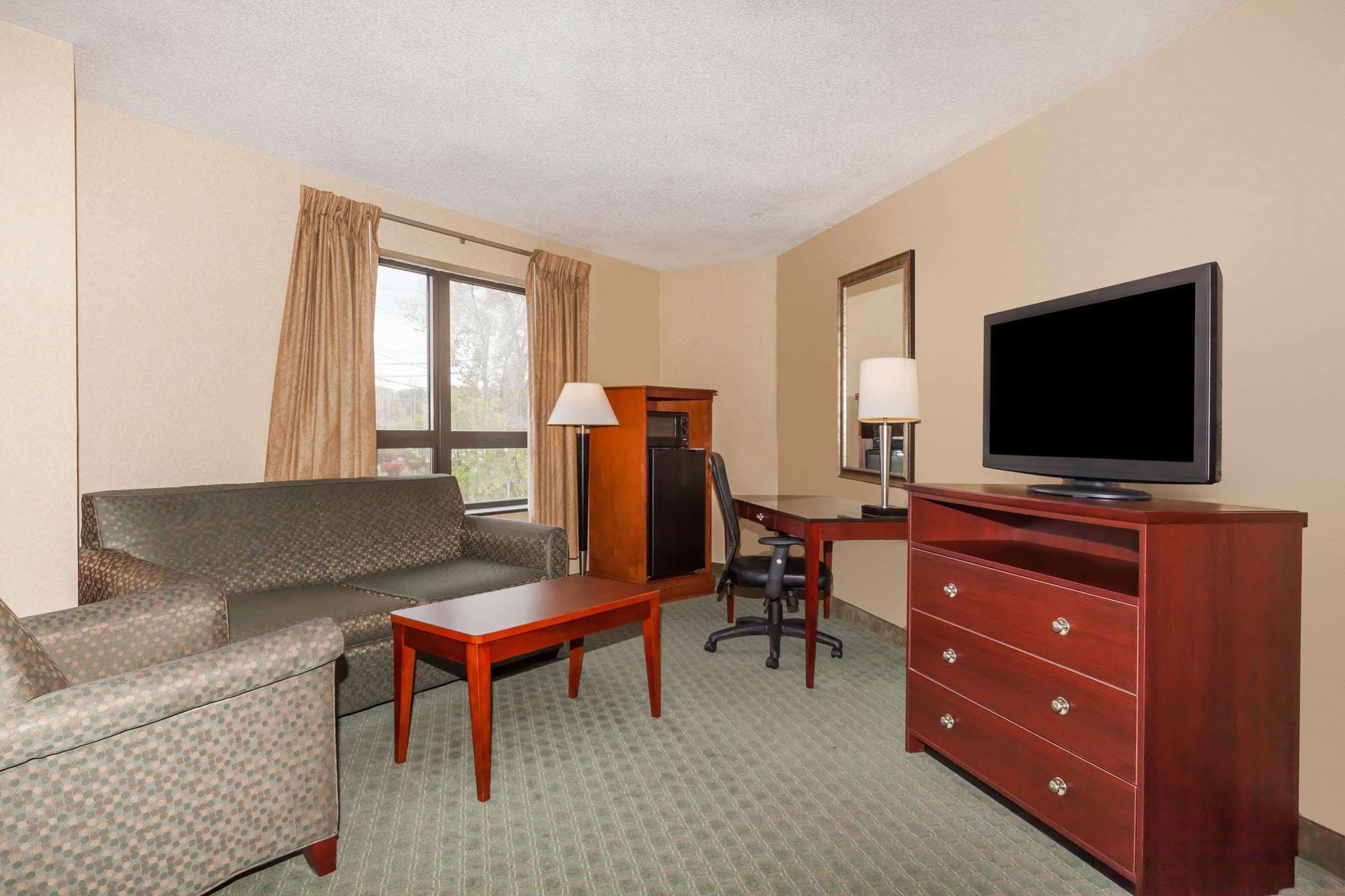 Days Inn By Wyndham Utica Zewnętrze zdjęcie